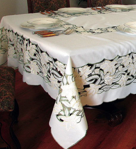Xia Home Fashions Magnolia Cutwork Table Placemate 12x18