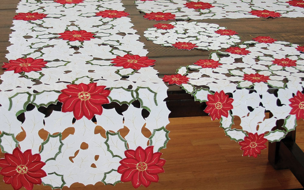 XD13024 Holiday Poinsettia Placemats Set of 4 14x20 White