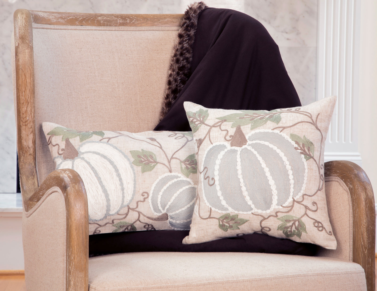 XD21016P1414 Pumpkin & Vines Crewel Embroidered Fall Pillow 14x14 Polyester Linen Blend