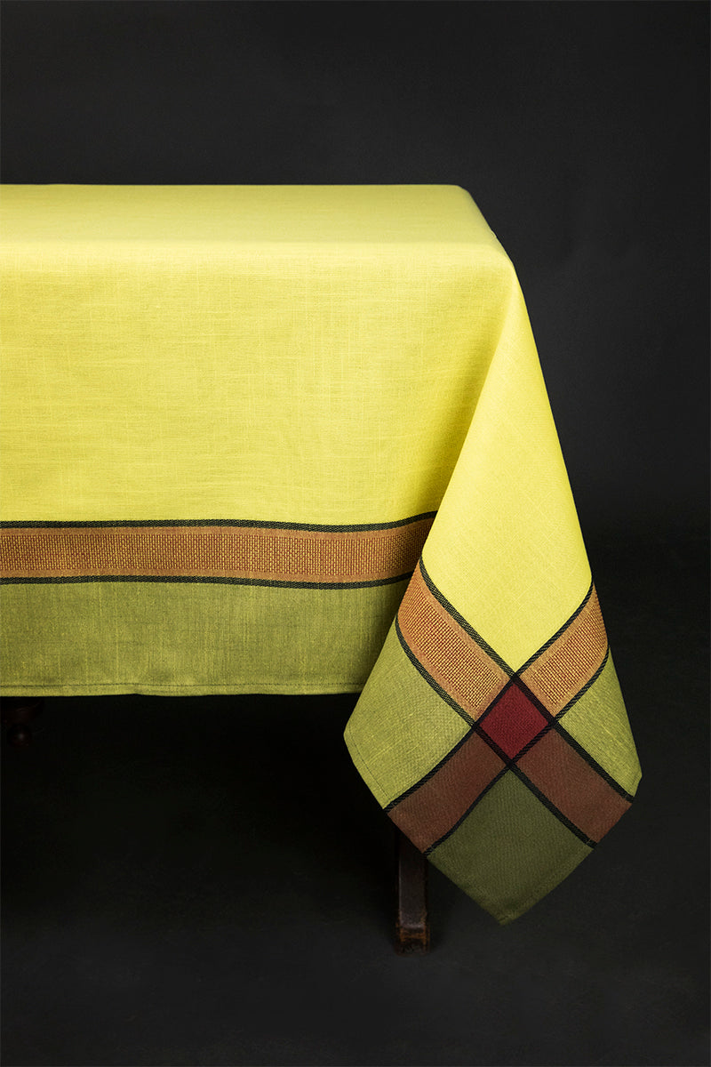 Tablecloths and Toppers