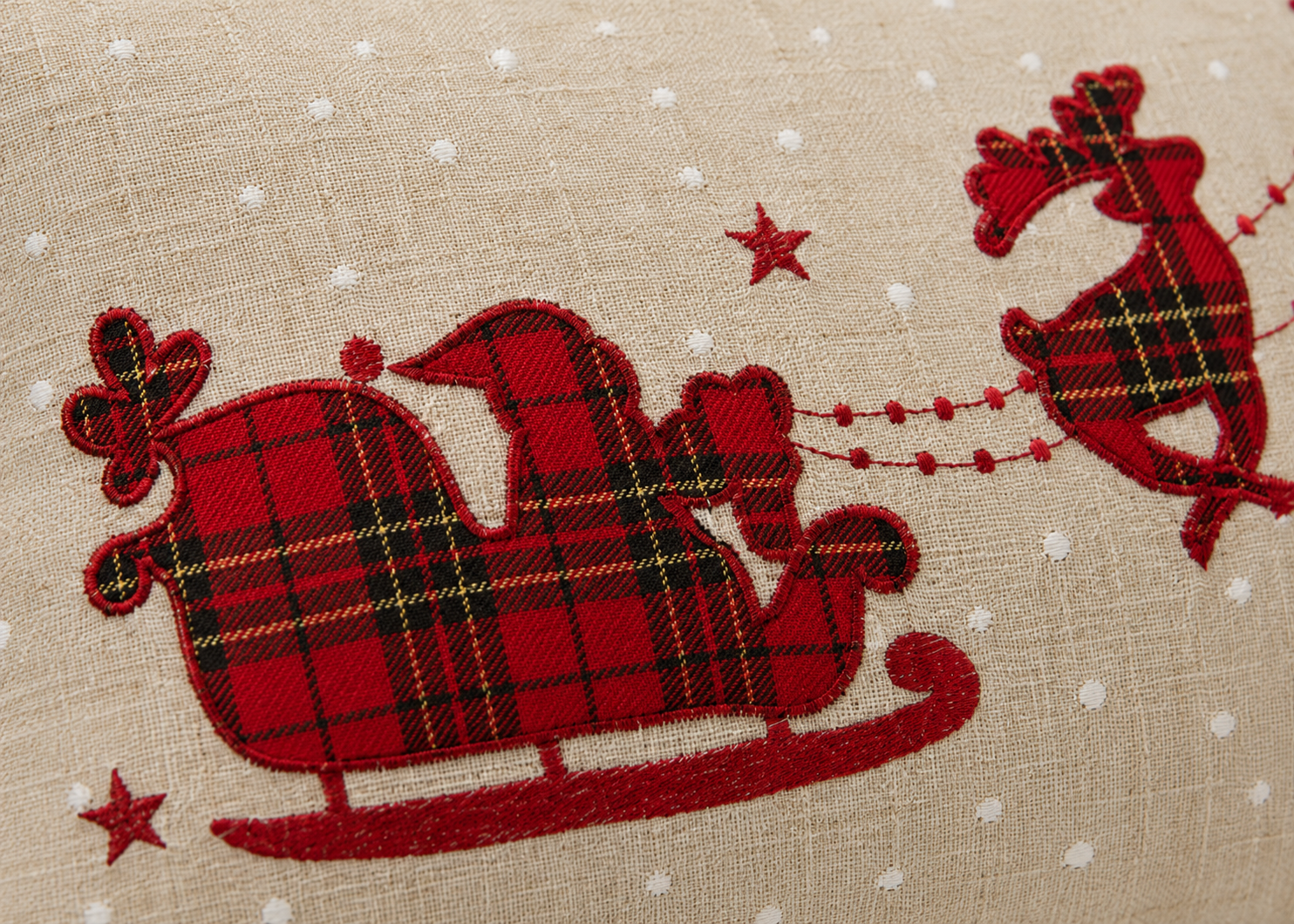 XD19881 Tartan Santa Sleigh Christmas Pillow 14x14 Linen Blend