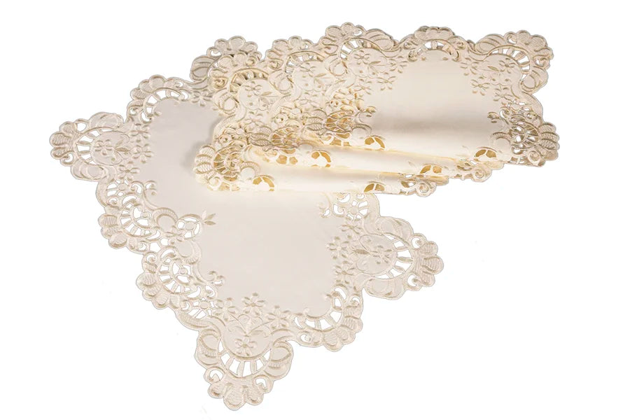Scalloped Lace Placemats | Set of 4