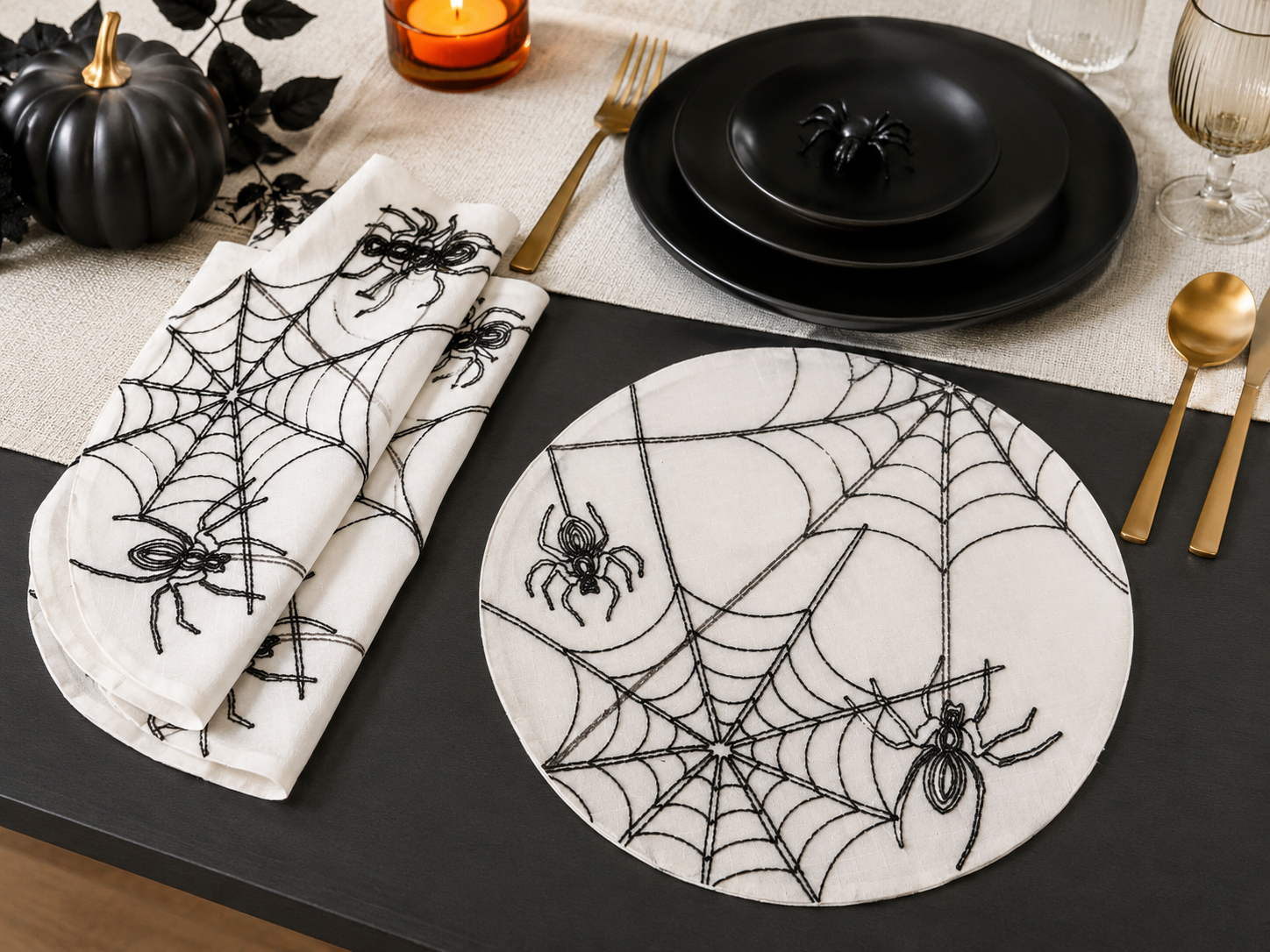 XD18801 Spider Web Round Placemat 16in Set of 4 White