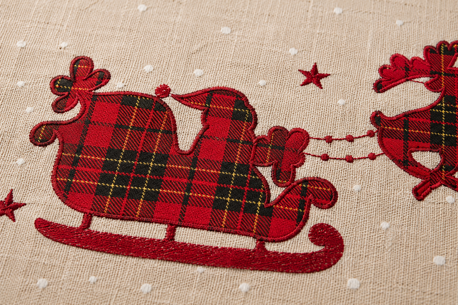 XD19881 Tartan Santa Sleigh Christmas Placemats Set of 4 14x20 Linen Blend