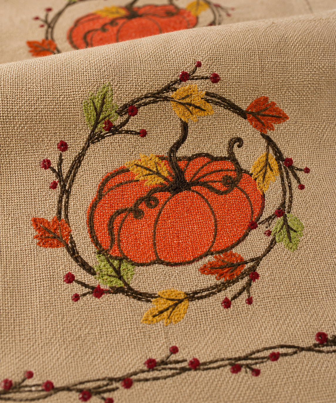 ML16351 Rustic Pumpkin Wreath Embroidered Polyester Table Runner 13x36