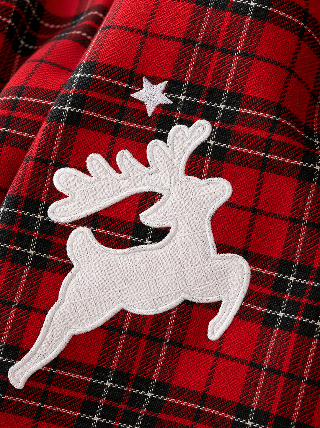 XD19881 Tartan Santa Sleigh Christmas Tea Towels Set of 2 14x22 Linen Blend