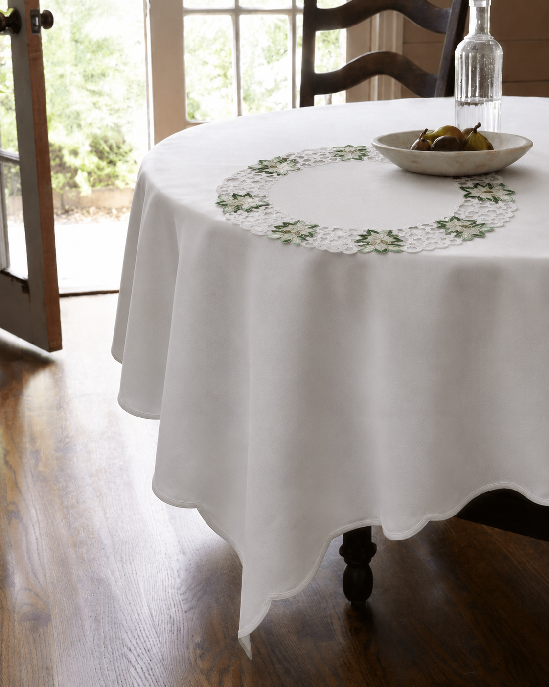 XD110708 Tannenbaum Doilies Set of 4 12 Round White Poliviscose