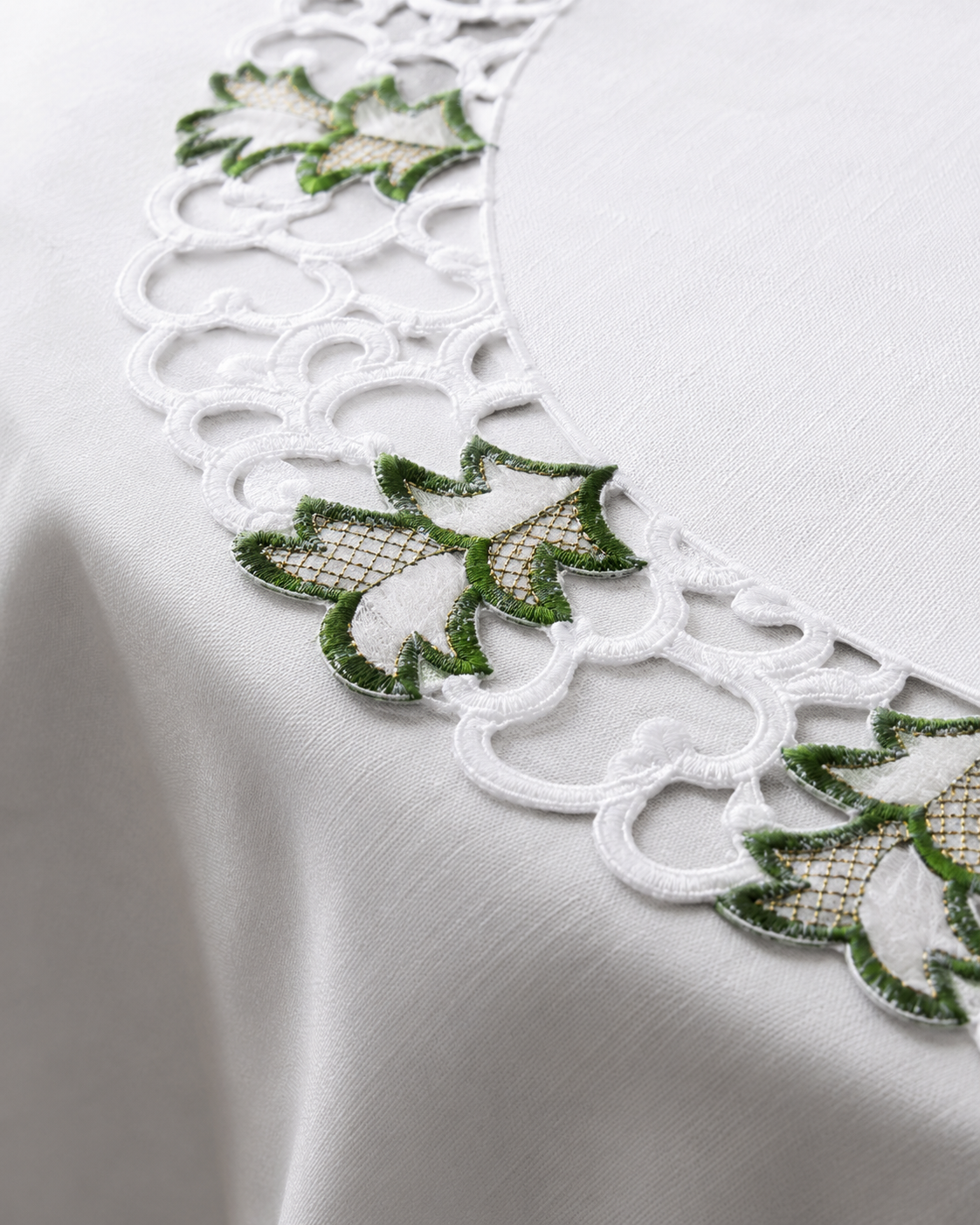 XD110708 Tannenbaum Doilies Set of 4 12 Round White Poliviscose
