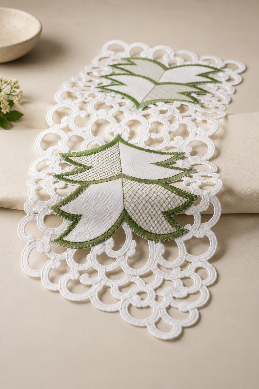 XD110708 Tannenbaum Traycloths Set of 4 8x15 White Poliviscose