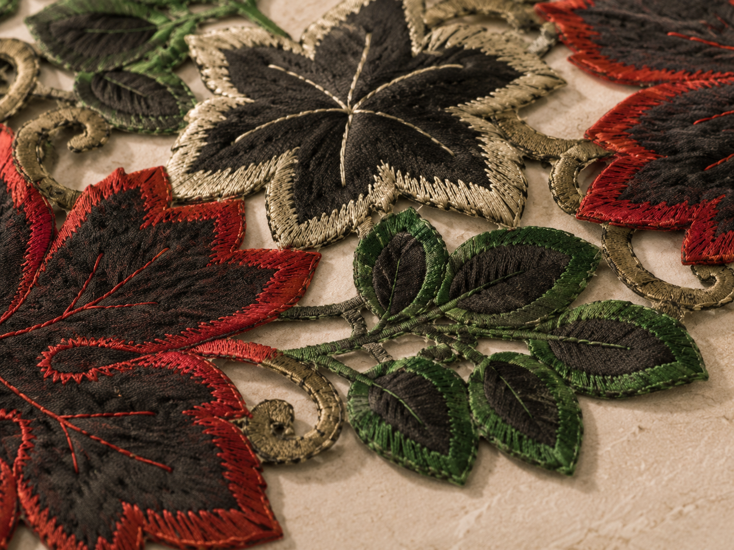 XD13019 Dainty Leaf Embroidered Cutwork Placemat Set of 4 12x18