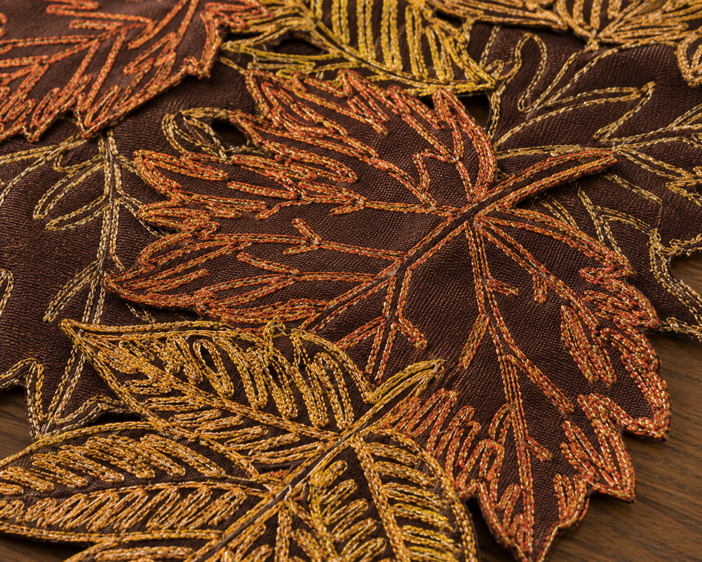 XD18805 Autumn Leaf Cutwork Embroidered Table Runner White 16x36