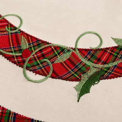 XD99904 Tartan Ribbon Holly Doilies 8 Round Set of 4 White Poliviscose