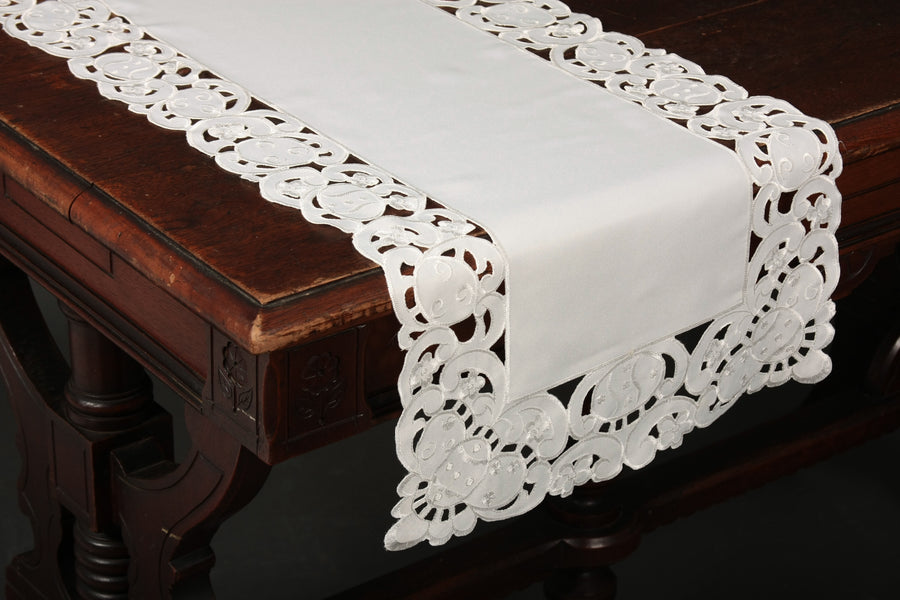 XD101836 Spring Egg Table Runner