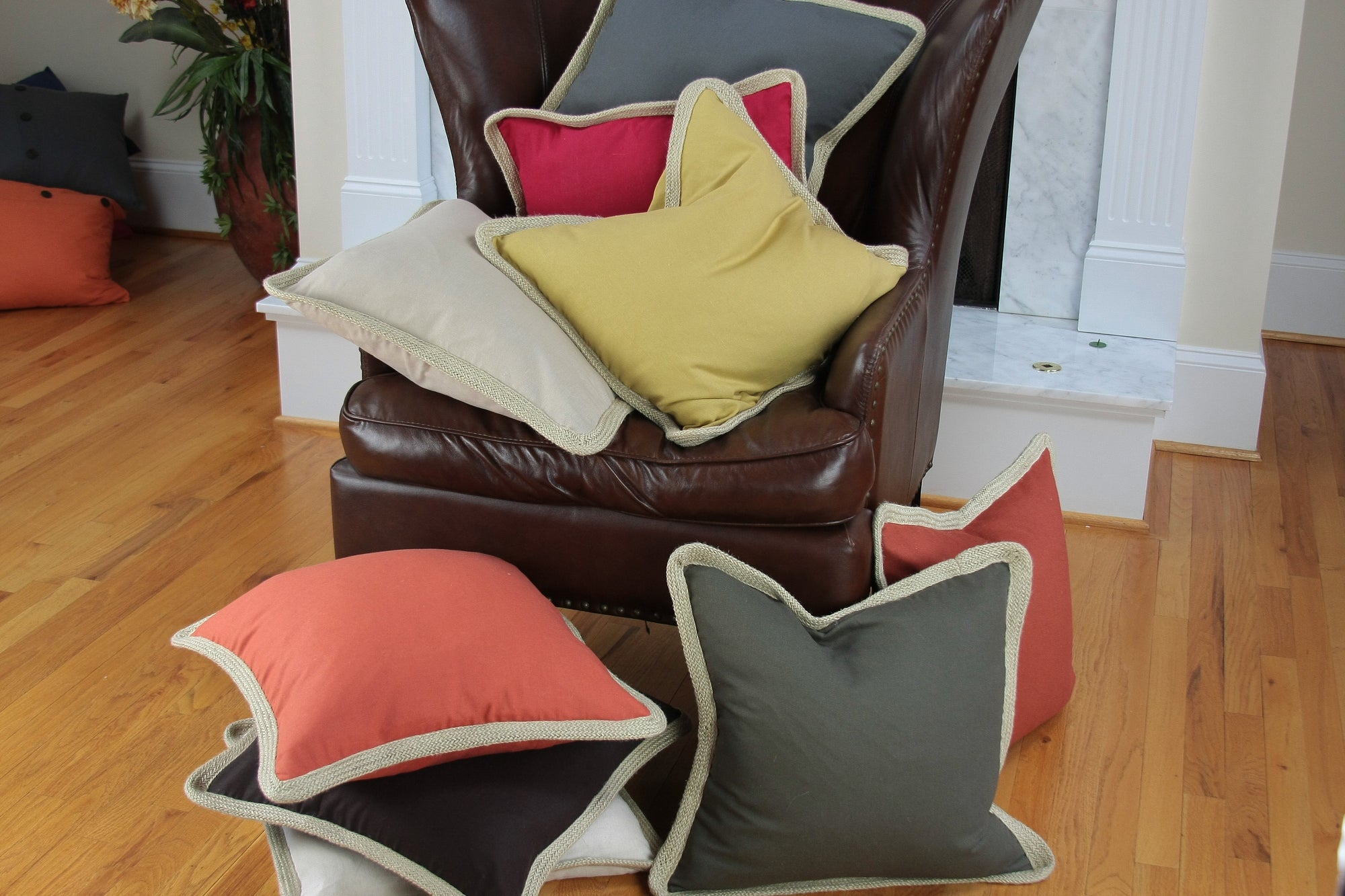 ML111308 Classic Jute Trimmed Pillow, 20"x20"