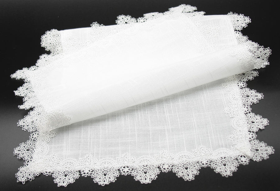 ML16145 Victorian Lace Trim Table Runner
