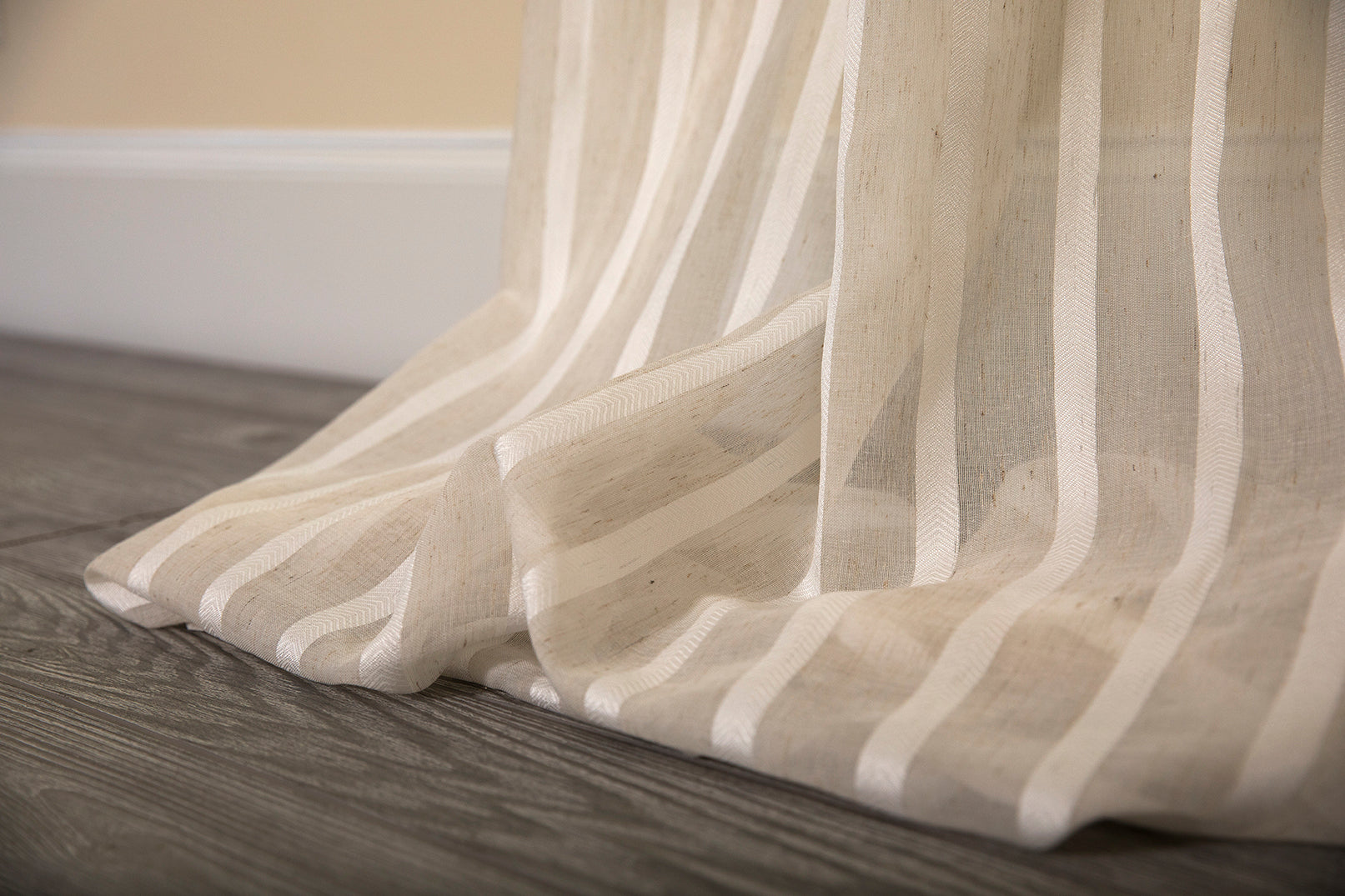 ML16612 Hanover Sheer Curtain