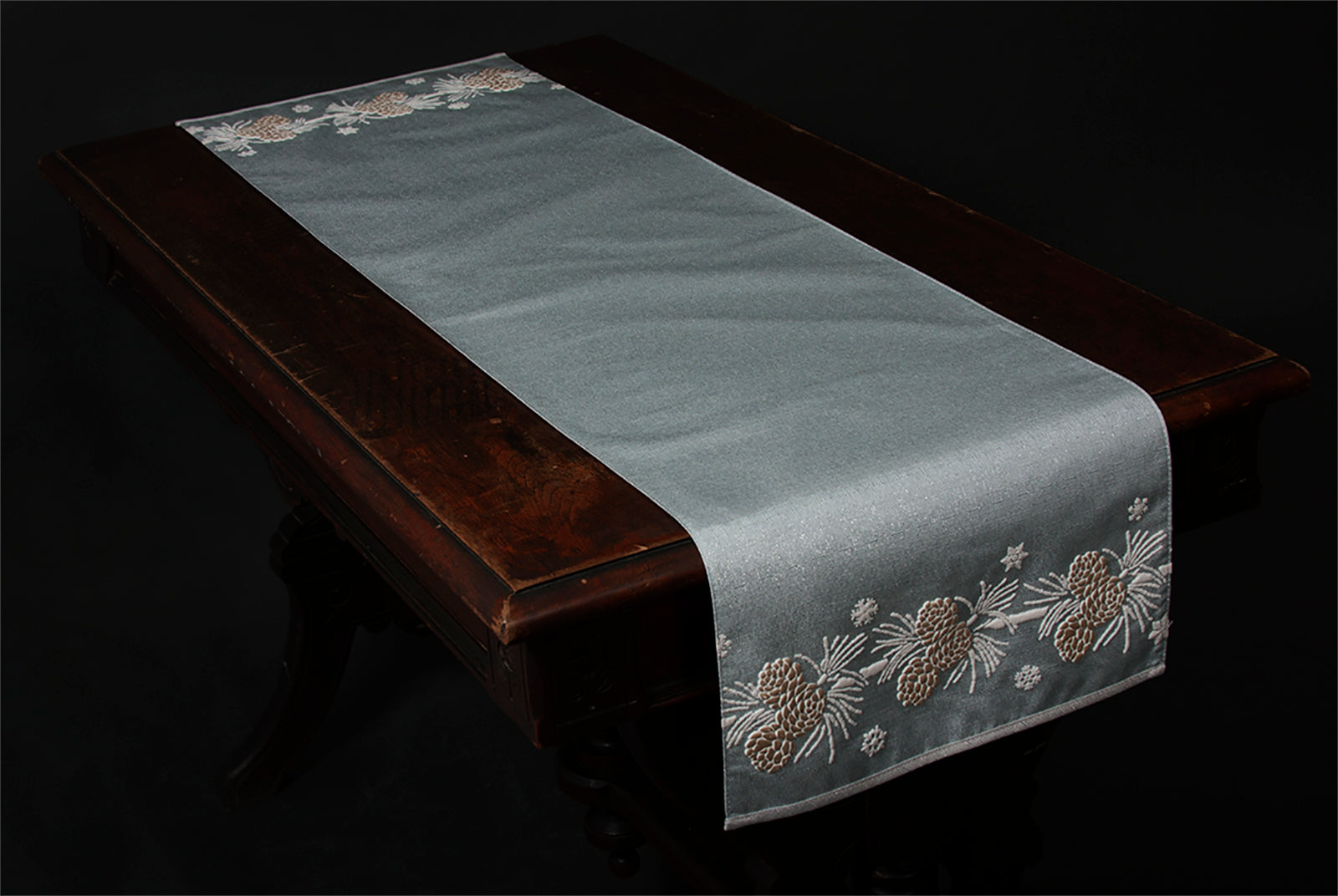 ML17117 Winter Pine Cone Table Runner, 13.5"x48"