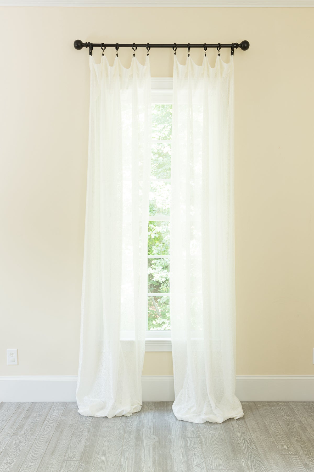 ML18208 La Rosa Lace Sheer Rod Pocket Curtain Panel 52x84 White Polyester