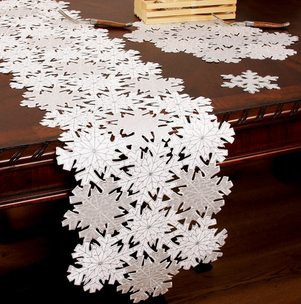 XD10816 Shimmer Snowflake Placemats Set of 4 14x20