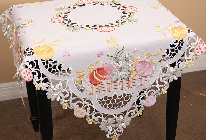 XD110737 Country Egg Table Topper, 34"x34"