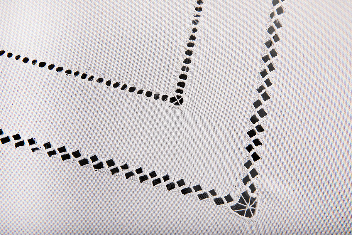 XD11099 Double Hemstitch Tablecloth