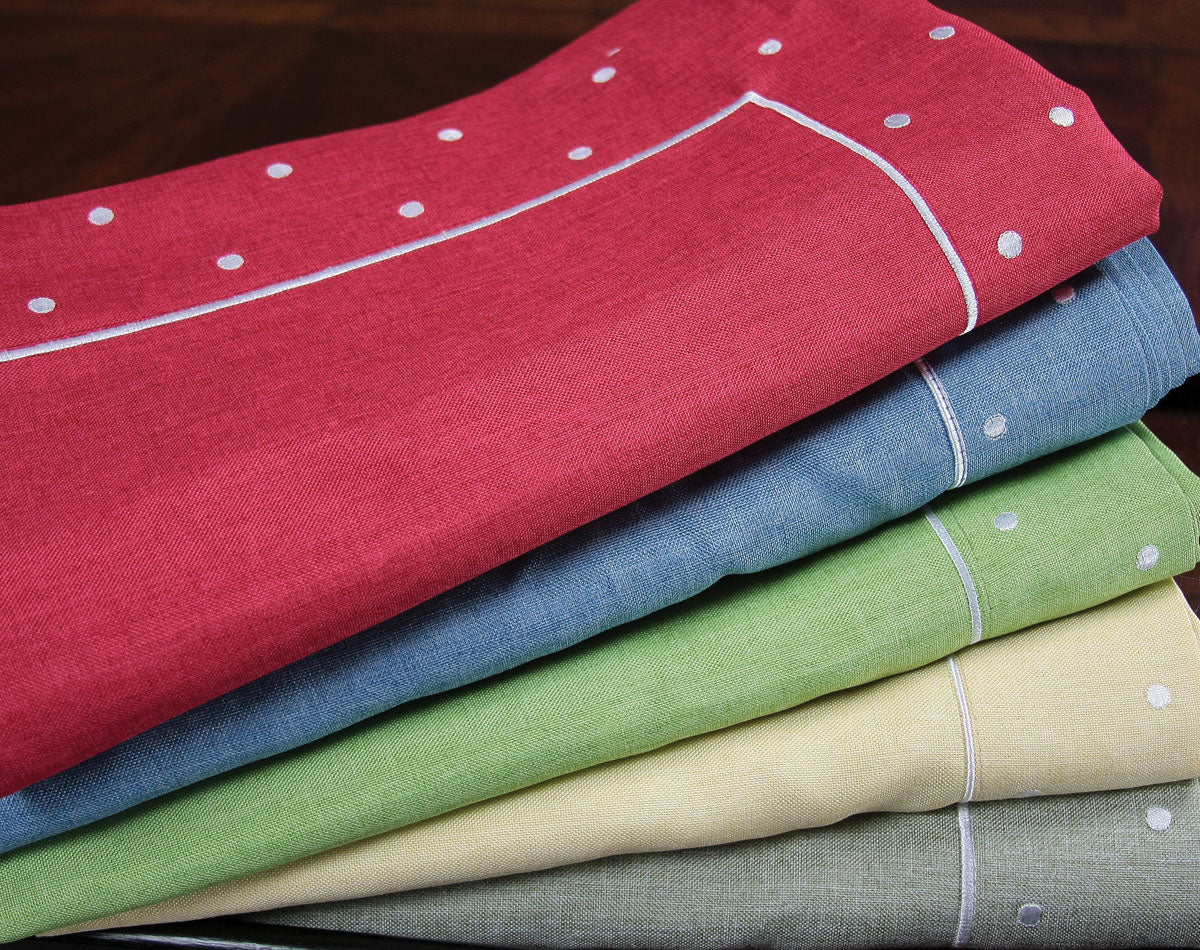 Xia Home Fashions Polka Dot Placemats Set of 4 13x19 Inch Chambray
