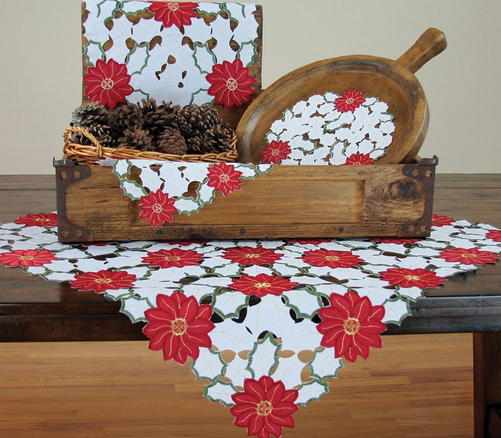 XD13024 Holiday Poinsettia Doilies Set of 4 8 Round White
