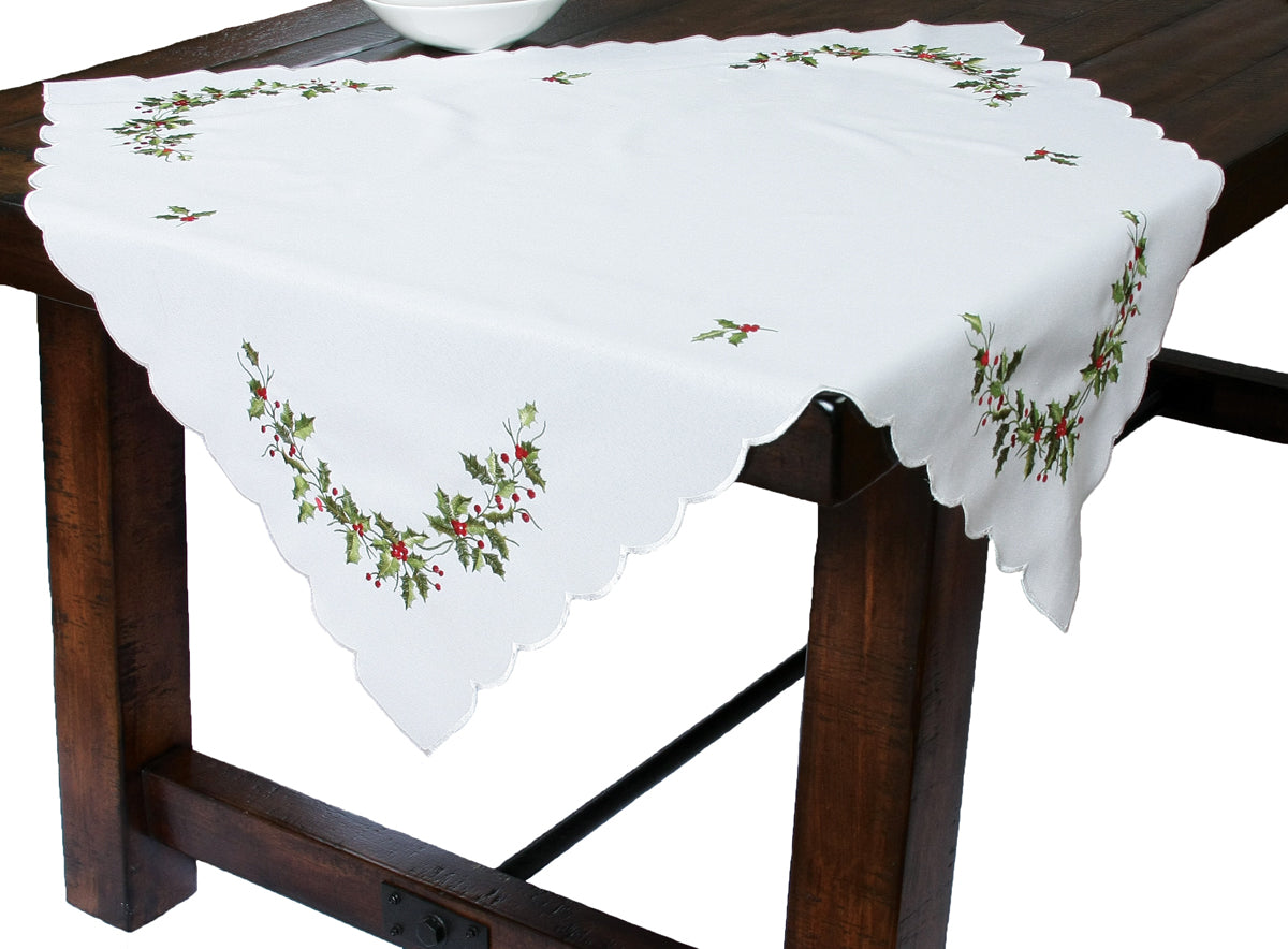 XD14790 Mistletoe Table Topper 34x34