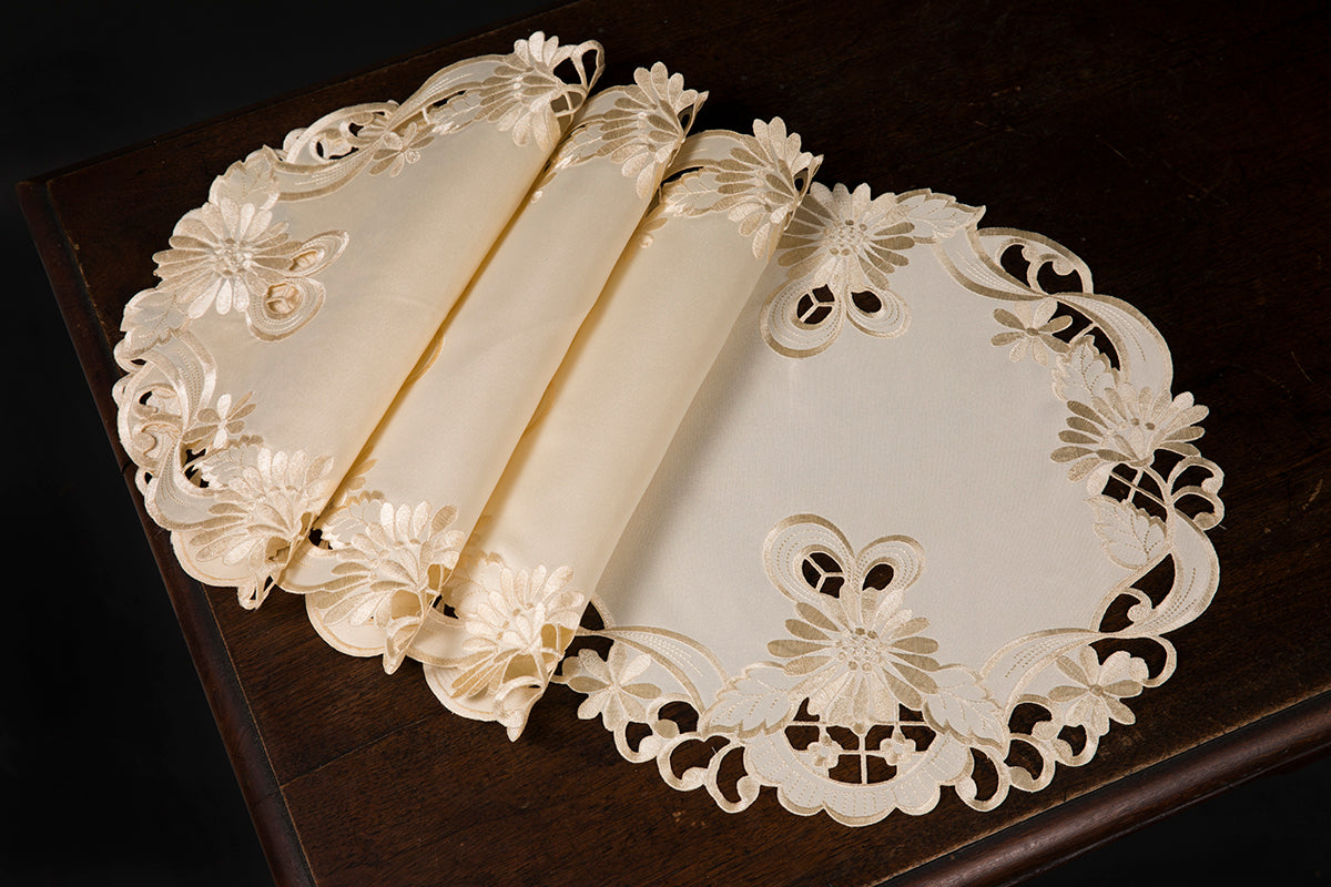 XD17104 Delicate Daisy Placemats,15"Rnd, Set of 4