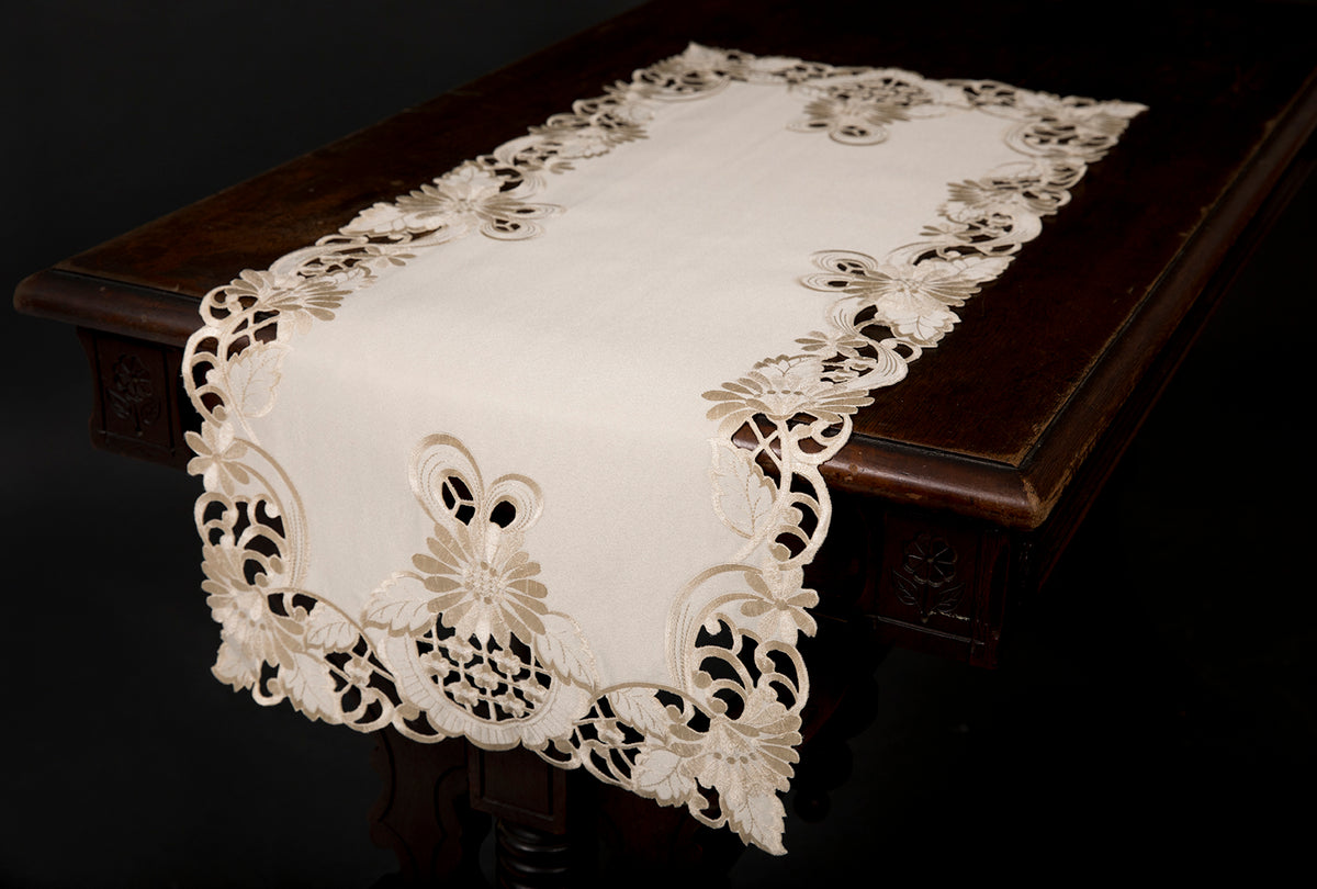 Xia Home Fashions Delicate Daisy Cutwork Table Runner 15x34