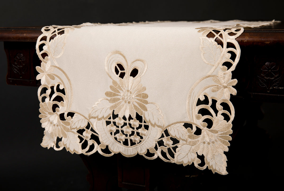 Xia Home Fashions Delicate Daisy Cutwork Table Runner 15x34