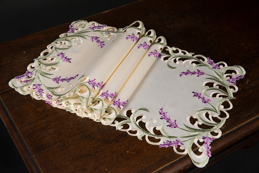 XD17107 Lavender Lace Placemats, 13"x19", Set of 4