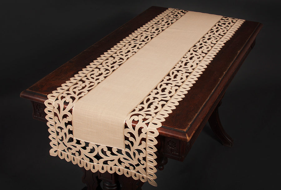 XD17145 Vine Table Runner