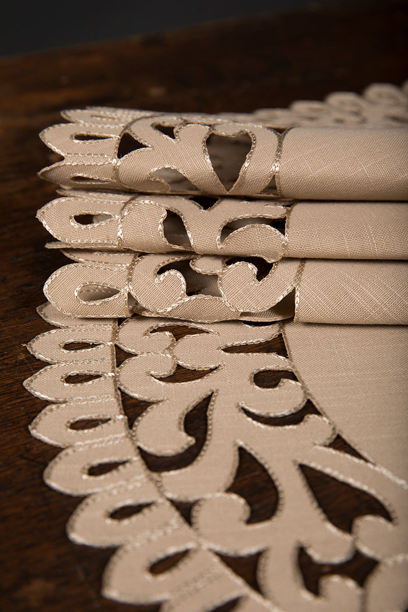 XD17145 Vine Placemats, 16"Rnd, Set of 4