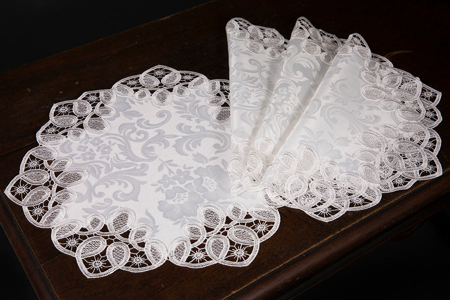 XD17190 Antebella Lace Placemats, 15"Rnd, Set of 4