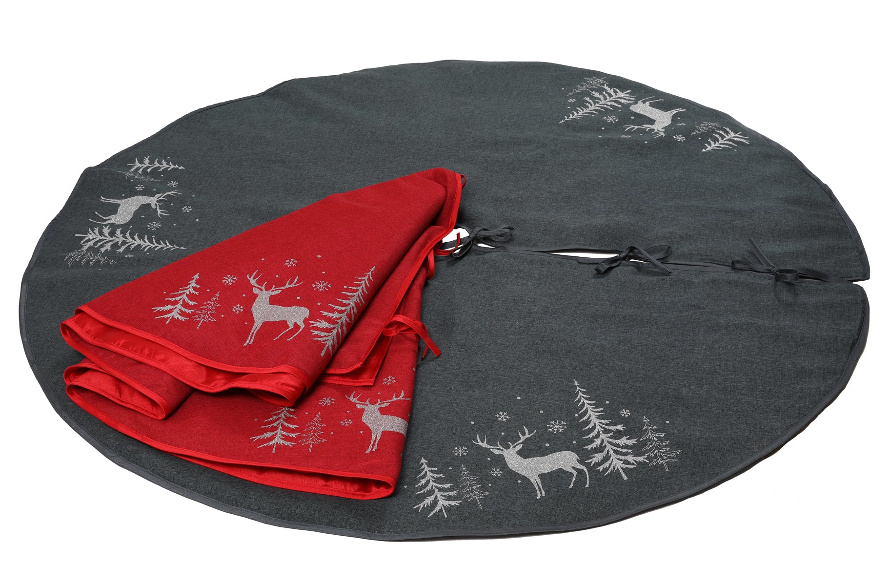 XD18905 Deer In Snowing Forest 56'' Tree Skirt