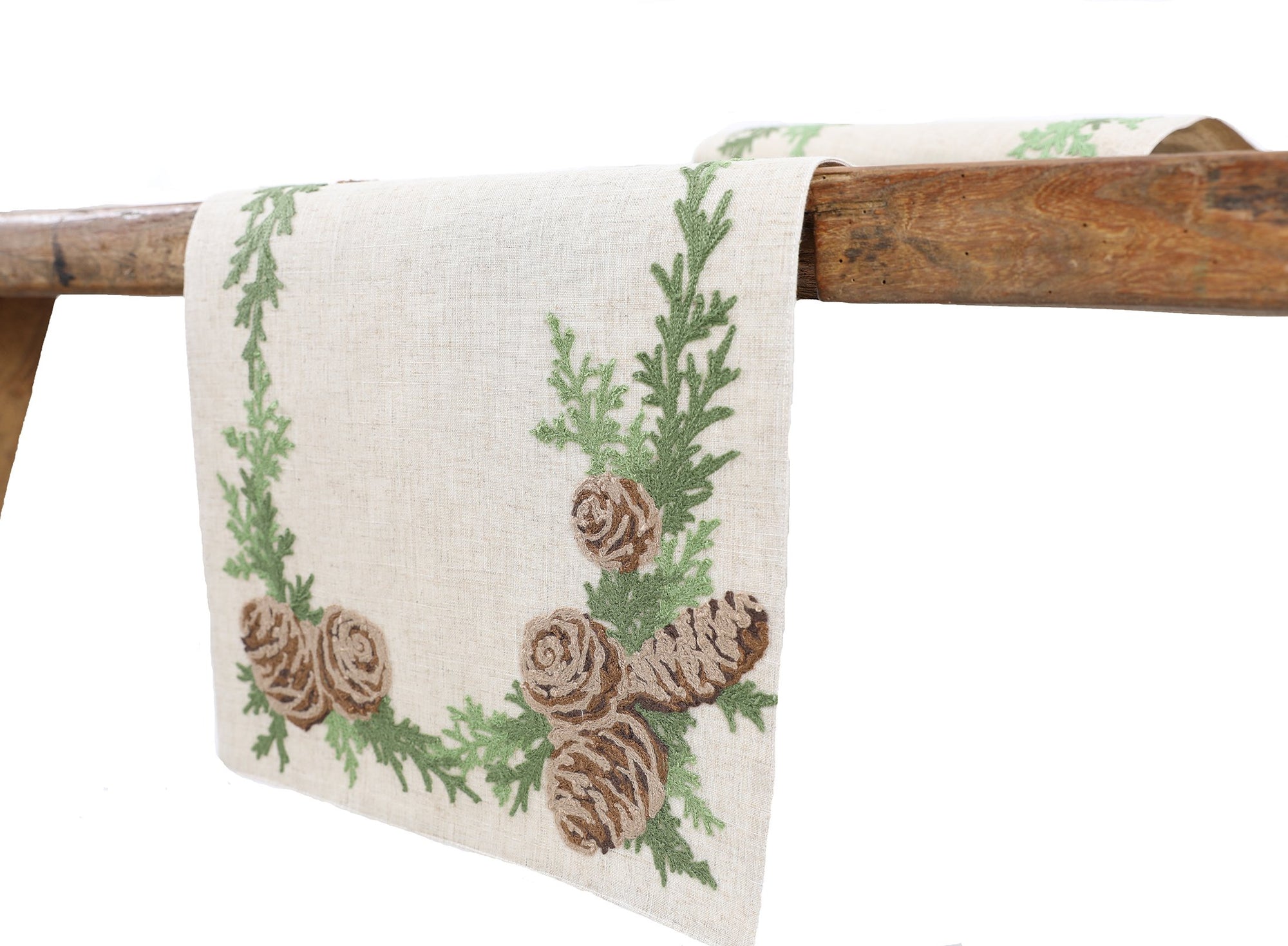 XD19882 Winter Pine Cones Christmas Table Runner 16x36 Linen Blend