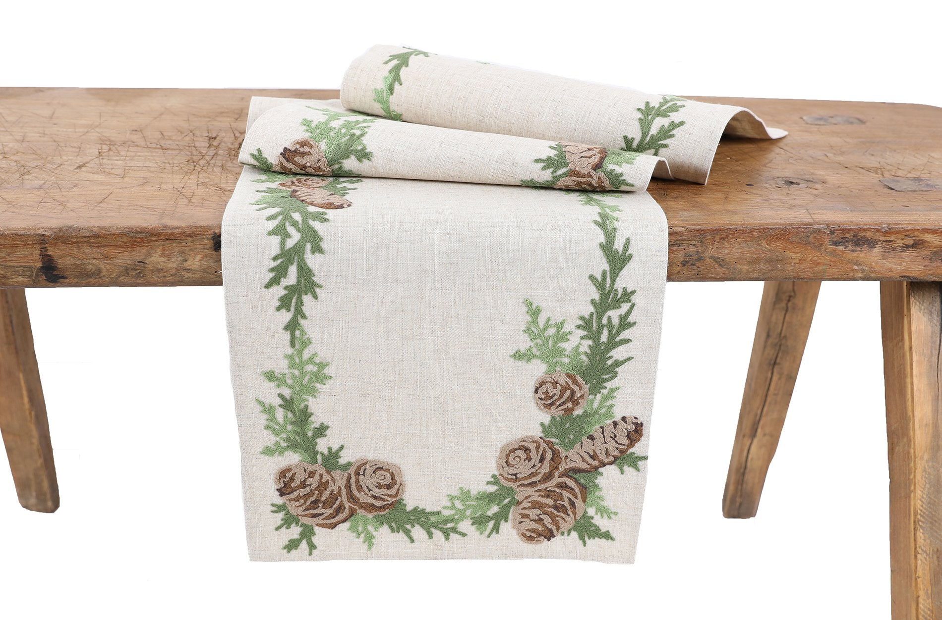 XD19882 Winter Pine Cones Christmas Table Runner 16x36 Linen Blend