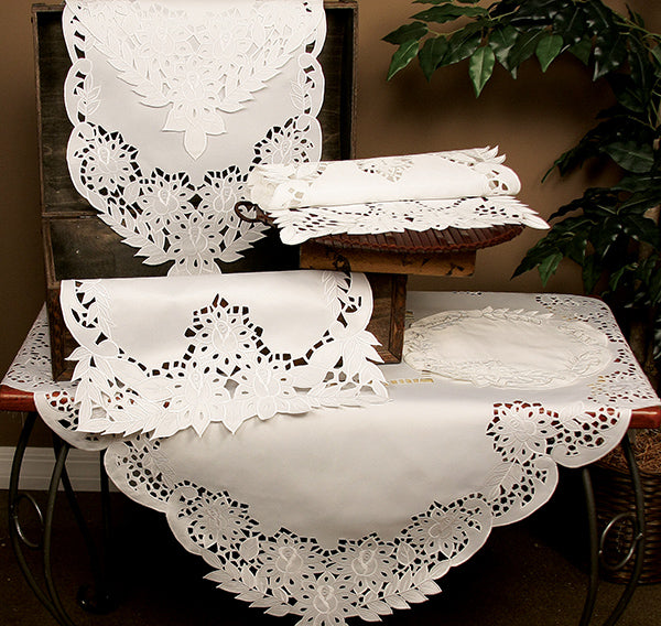 Xia Home Fashions Floral Cutwork Embroidered Placemats Set of 4 12x18
