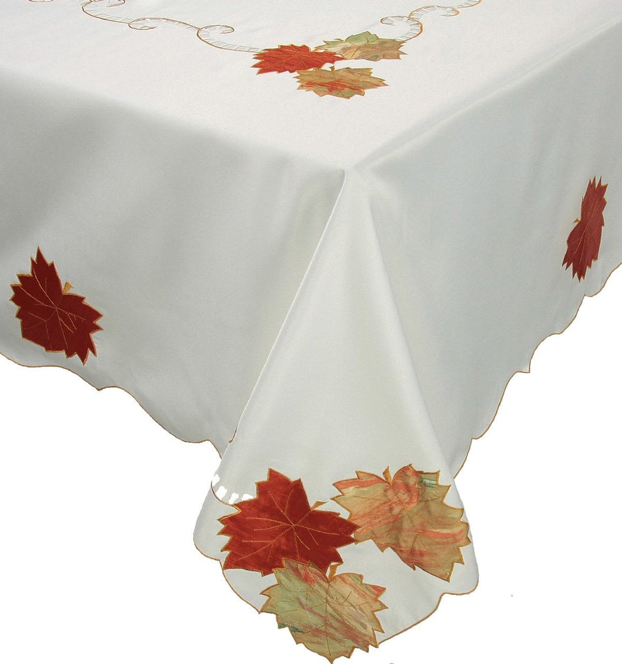 XD46211 Scrolling Leaf Tablecloth, 70"x90"