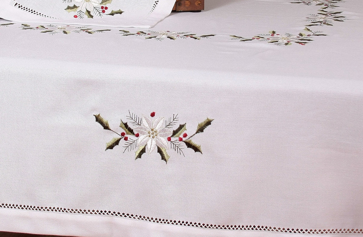 XD68036 Country Poinsettia Embroidered Tablecloth 70 Round White Poliviscose