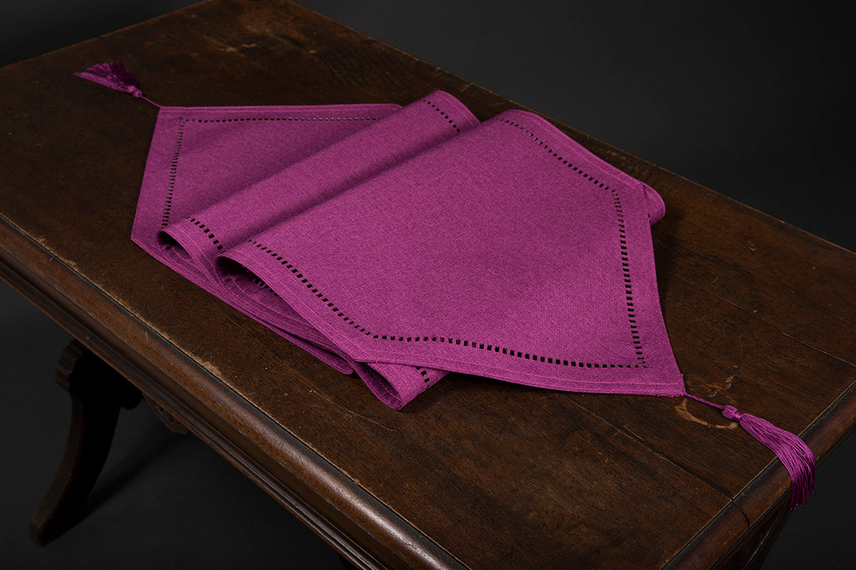 XD915918  Melrose Hemstitch Table Runner