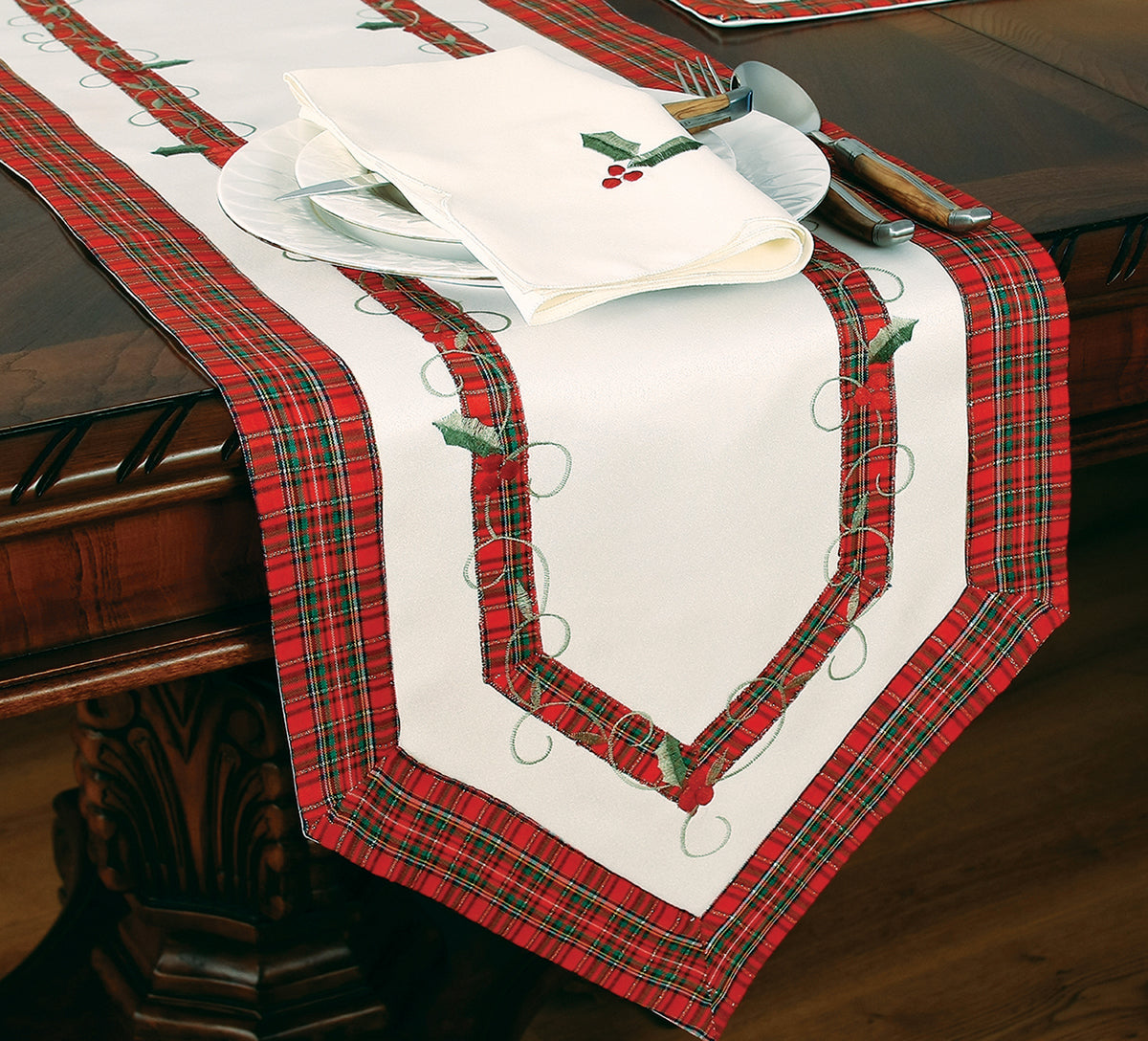 XD99904 Tartan Ribbon Holly Mini Table Runner 12x28 White Poliviscose